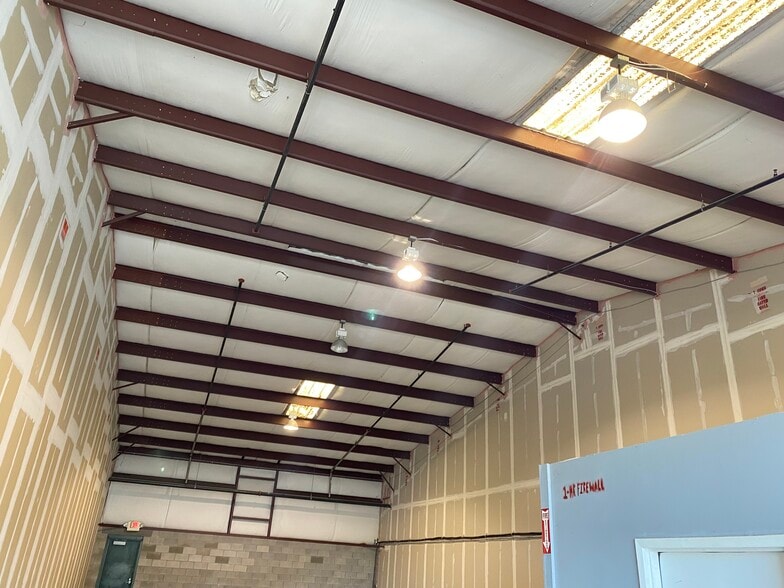 More Photos Of 6973 Highway Ave, Jacksonville Warehouse For Sale