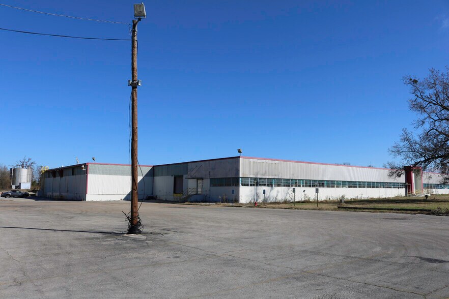 More Photos Of 13343 Interstate 20 E, Tyler Warehouse For Lease
