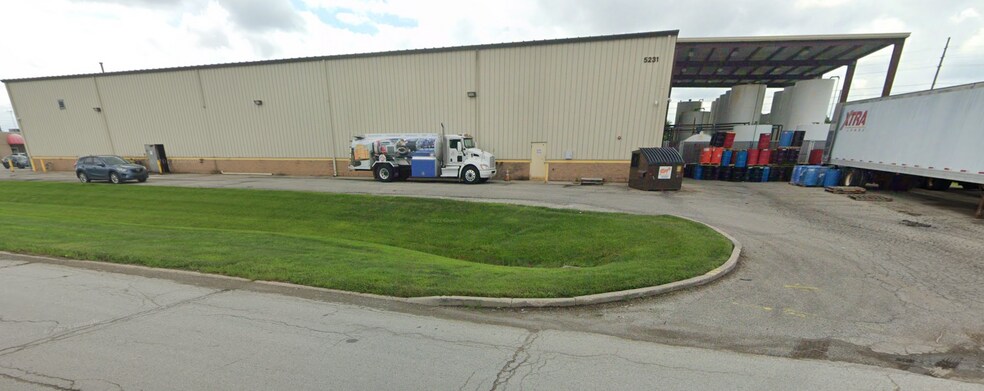 More Photos Of 5231 Ivy Tech Dr, Indianapolis Warehouse For Lease