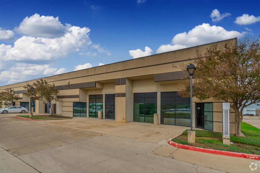 More Photos Of 6850-6862 Alamo Downs Pky, San Antonio Unknown For Lease