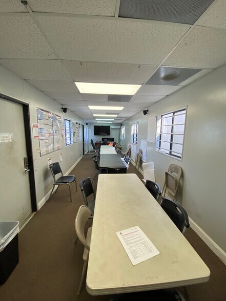 More Photos Of 1236 Woodland Ave, Modesto Warehouse For Lease