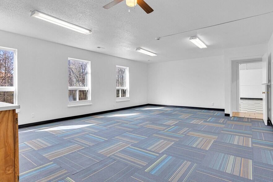 More Photos Of 205 Southbrook Pky, Kearney Daycare Center For Sale