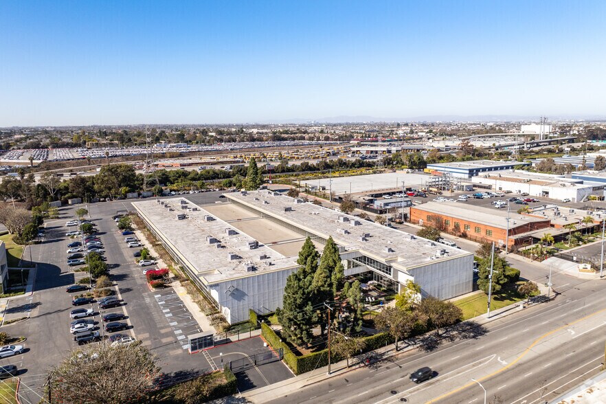 More Photos Of 18455 S Figueroa St, Gardena Research And Development For Lease