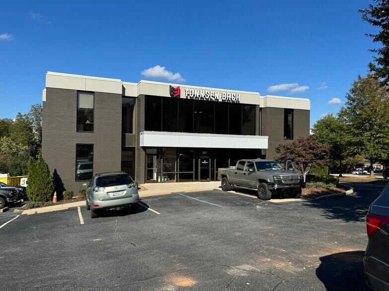 More Photos Of 1306 S Church St, Greenville Office For Lease