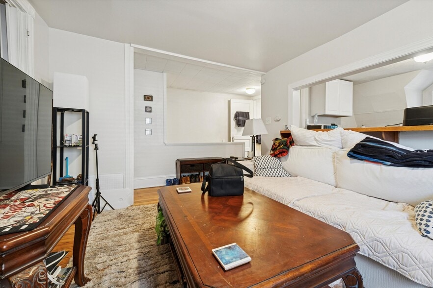 More Photos Of 222 Lippincott Ave, Ardmore Apartments For Sale