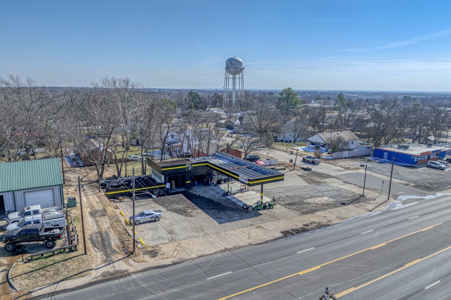 More Photos Of 1320 S Austin Ave, Denison General Retail For Sale