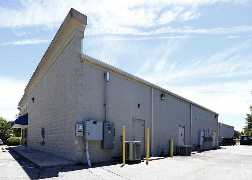 More Photos Of 218-250 Venture Dr, Smithfield General Retail For Lease