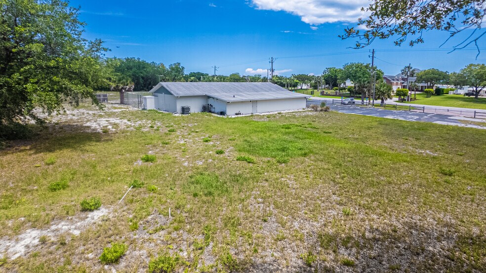 More Photos Of 9073 Heckscher Dr, Jacksonville Storefront Retail Office For Sale