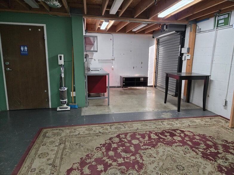 More Photos Of 11800 Sheldon St, Sun Valley Warehouse For Lease