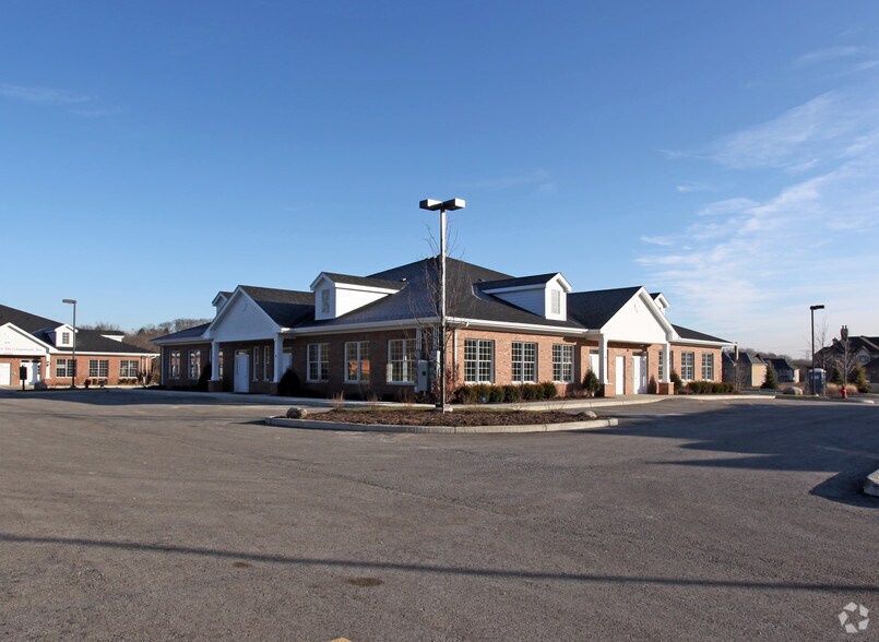 Primary Photo Of 11S220 Jackson St, Burr Ridge Unknown For Lease