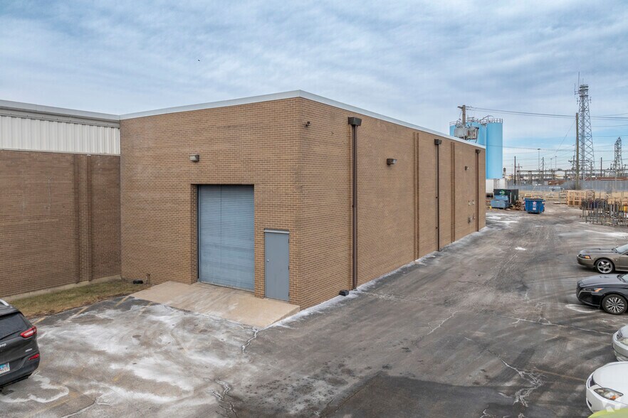More Photos Of 5858 W 73rd St, Bedford Park Manufacturing For Sale