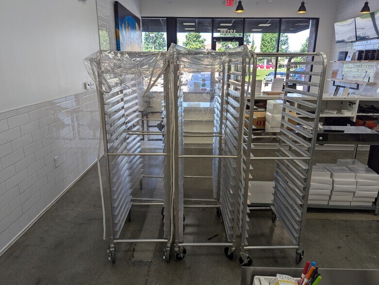 More Photos Of 13123 State Line Rd, Kansas City General Retail For Lease