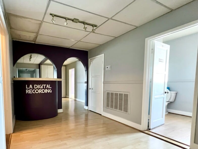 More Photos Of 4419-4421 Lankershim Blvd, North Hollywood Storefront Retail Office For Lease