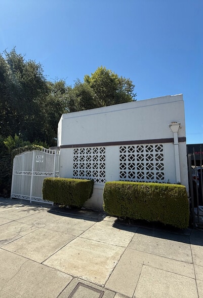 Primary Photo Of 14540 Sylvan St, Van Nuys Office For Sale