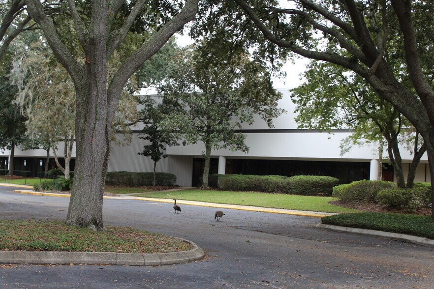 Primary Photo Of 13910 Alvarez Rd, Jacksonville Unknown For Lease