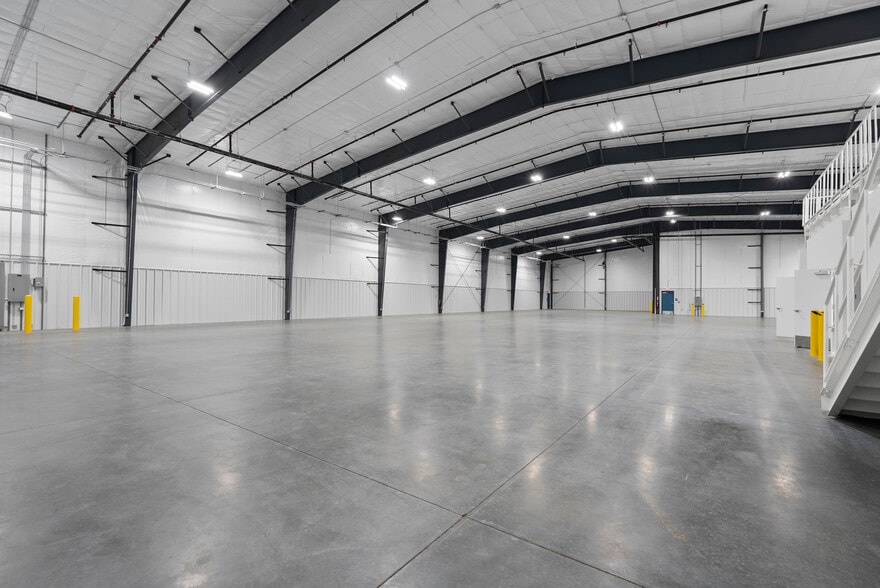 More Photos Of 6620 Stuart Ave, Jacksonville Warehouse For Lease