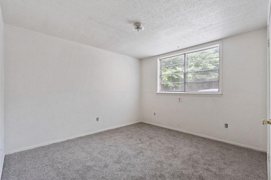 More Photos Of 2227 Airways Blvd, Memphis Apartments For Sale