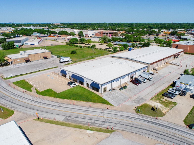 More Photos Of 805 Secretary Dr, Arlington Warehouse For Lease
