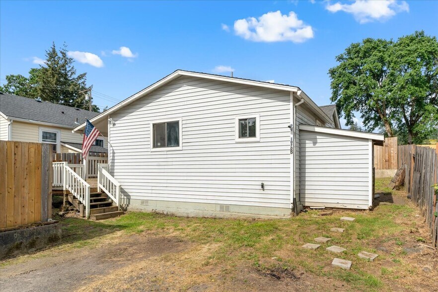 More Photos Of 1070 Deer Island Rd, Saint Helens Multifamily For Sale