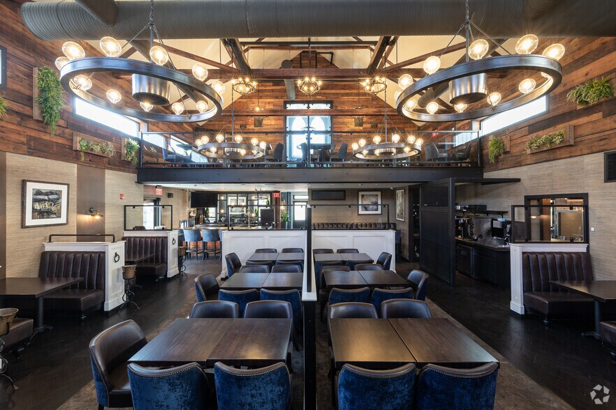 More Photos Of 140 Main St, North Easton Restaurant For Lease