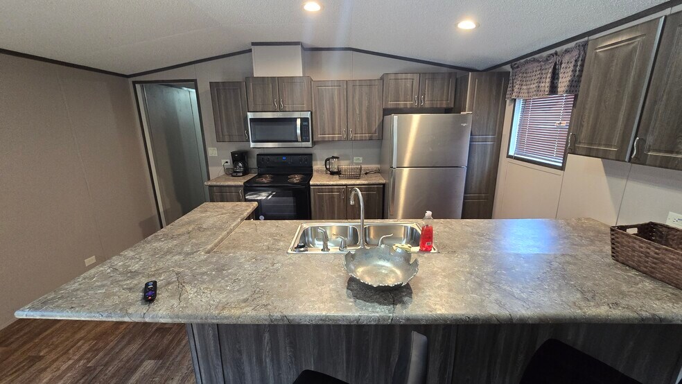 More Photos Of 44 Crawford Dr, Lake Placid Manufactured Housing Mobile Home Park For Sale