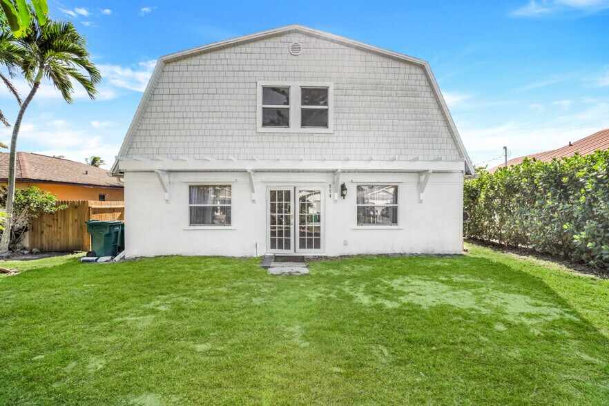 More Photos Of 778 100th Ave N, Naples Specialty For Sale