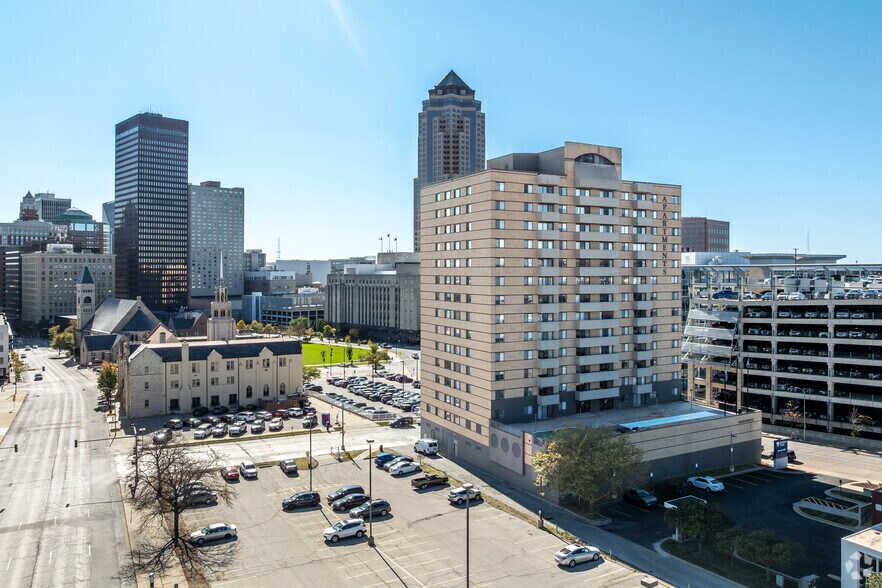 More Photos Of 615 Park St, Des Moines Apartments For Sale