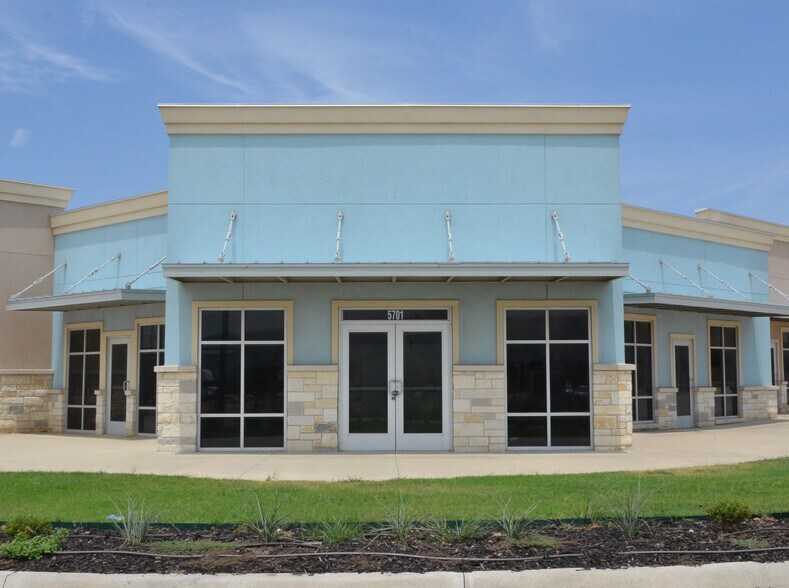 More Photos Of 5701 Mark IV Pky, Fort Worth Storefront Retail Office For Lease