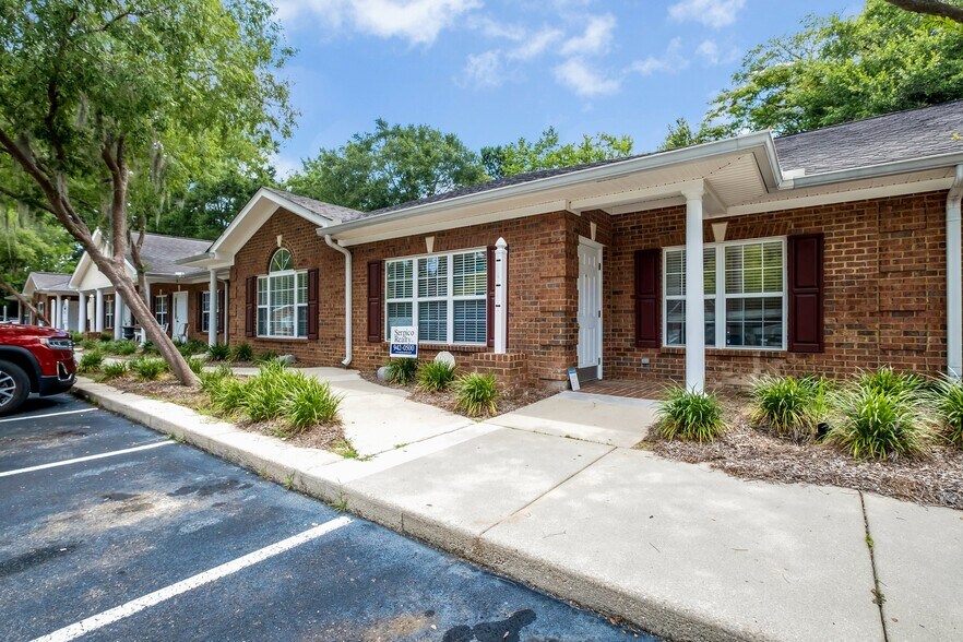 More Photos Of 2888 Mahan Dr, Tallahassee Medical For Lease