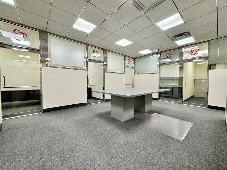 More Photos Of 25-21 49th St, Astoria Office For Lease