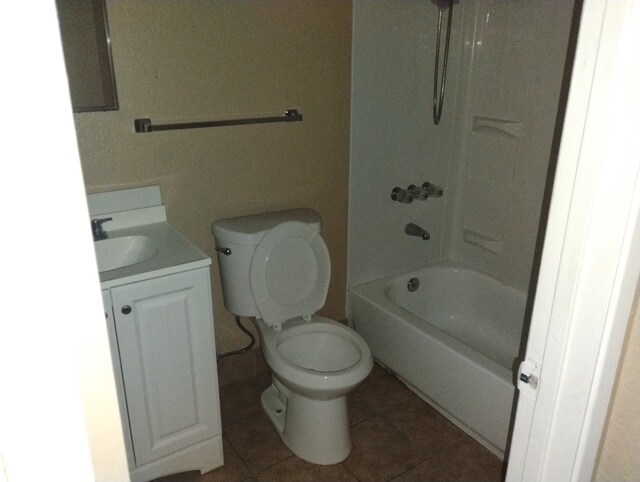 More Photos Of 15 Coral Gables Ct, Sacramento Apartments For Sale