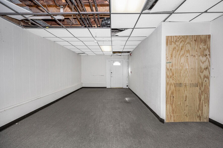 More Photos Of 16-20 Concord st, Lowell Office For Lease