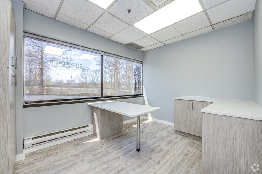 More Photos Of 23-00 State Route 208, Fair Lawn Coworking Space