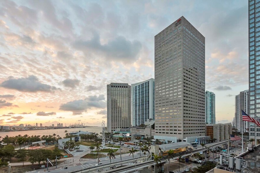 More Photos Of 201 S Biscayne Blvd, Miami Office Residential For Lease