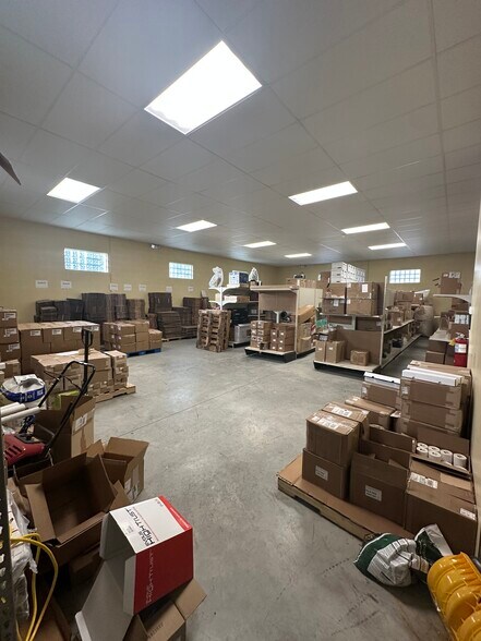 More Photos Of 1810 Joseph Lloyd Pky, Willoughby Flex For Sale