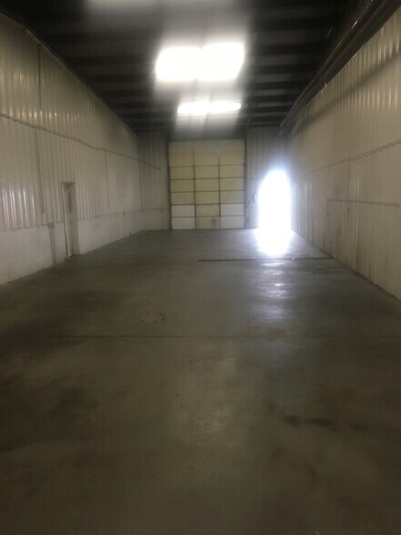 More Photos Of 1790 Jasper St, Aurora Light Manufacturing For Lease