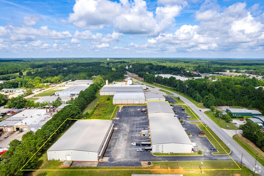 More Photos Of 1516 Kalamazoo Dr, Griffin Unknown For Lease