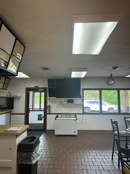 More Photos Of 1729 Jefferson Ave, Washington Freestanding For Sale