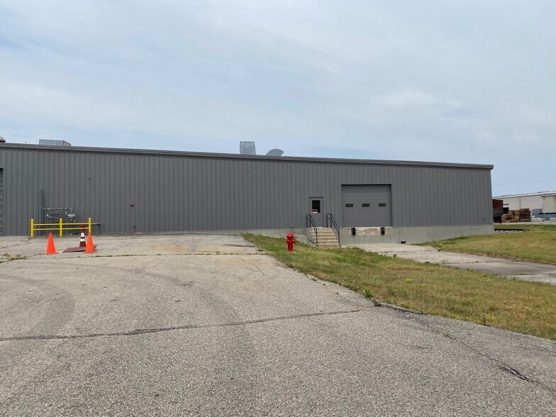 More Photos Of 2200 4th Ave, Seymour Manufacturing For Lease