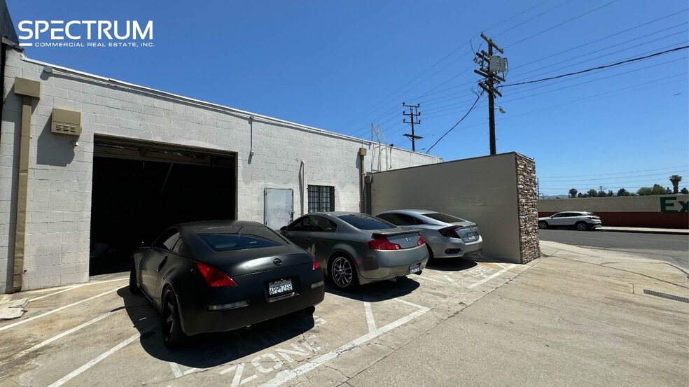 More Photos Of 18531 Eddy St, Northridge Service For Lease