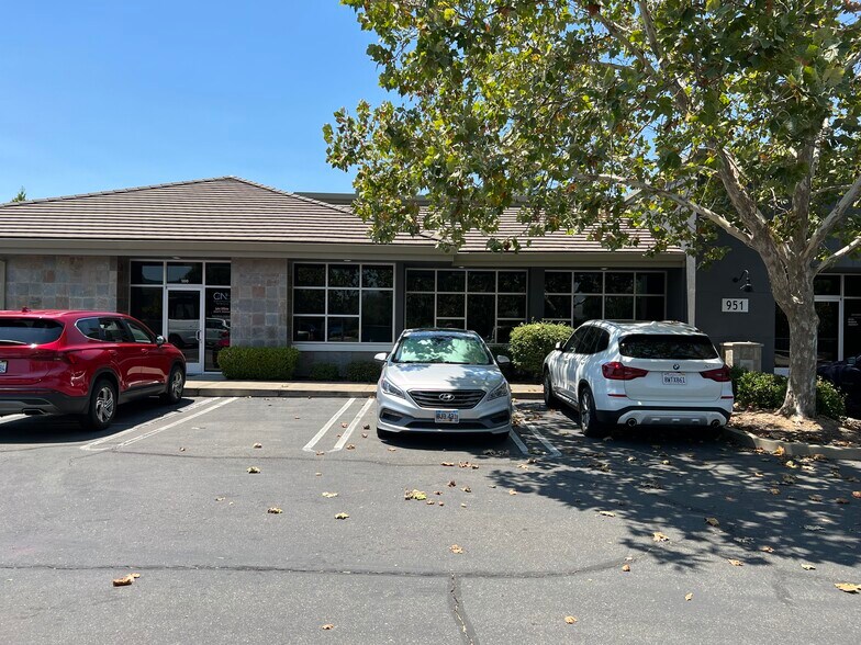 More Photos Of 951 Reserve Dr, Roseville Medical For Lease