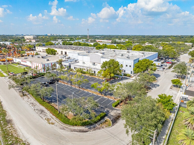 More Photos Of 2850 Greene St, Hollywood Light Manufacturing For Lease