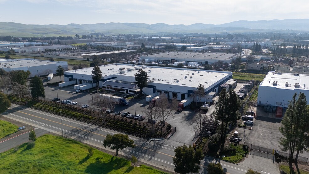 More Photos Of 6383 Las Positas Rd, Livermore Warehouse For Lease