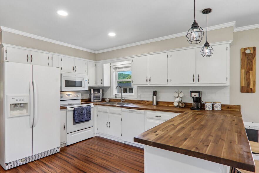 More Photos Of 1448 Cane Creek Rd, Fletcher Specialty For Sale