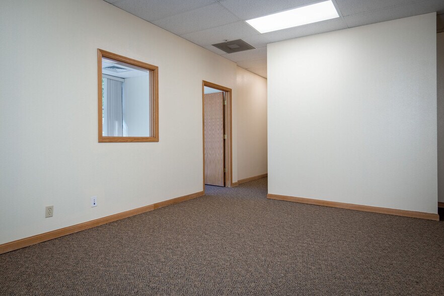 More Photos Of 350 Crown Point Cir, Grass Valley Office For Lease