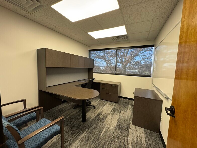 More Photos Of 2958 Gateway Dr, Elkhart Office For Sale