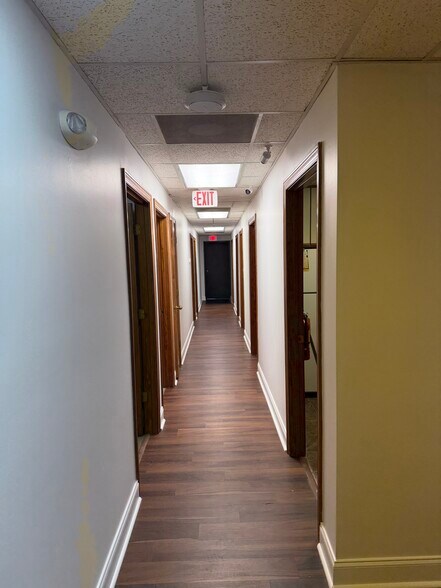 More Photos Of 1950 Collins Blvd, Austell Service For Lease