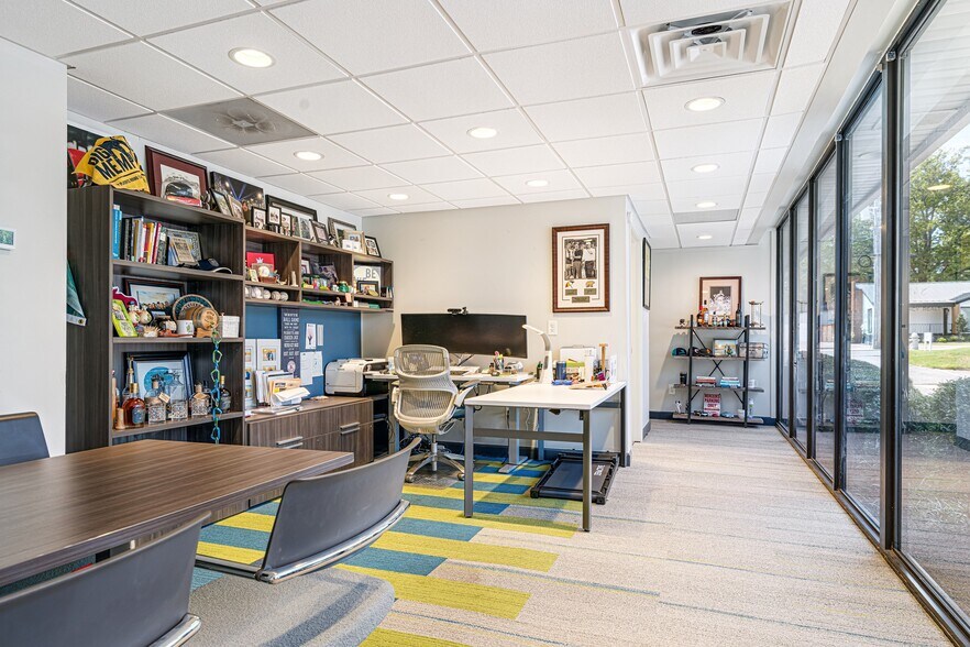 More Photos Of 5570 Murray Ave, Memphis Office For Sale
