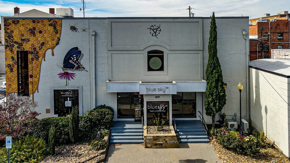 More Photos Of 317 N King St, Hendersonville Medical For Sale