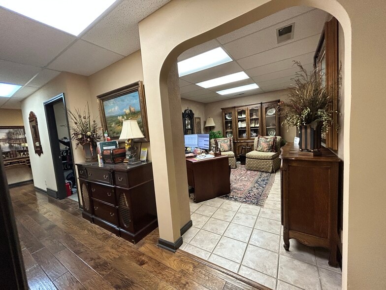 More Photos Of 4735-4739 Spottswood Ave, Memphis Medical For Sale
